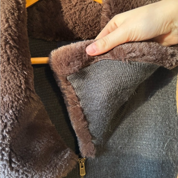 Gap wool/alpaca blend zip up vest - Picture 4 of 9
